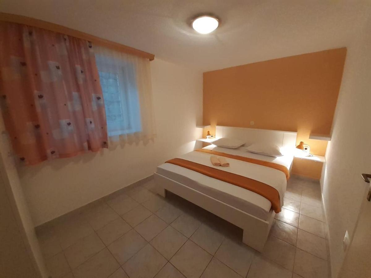 Apartments With A Parking Space Gradac, Makarska - 11332 Gradac  Exterior photo
