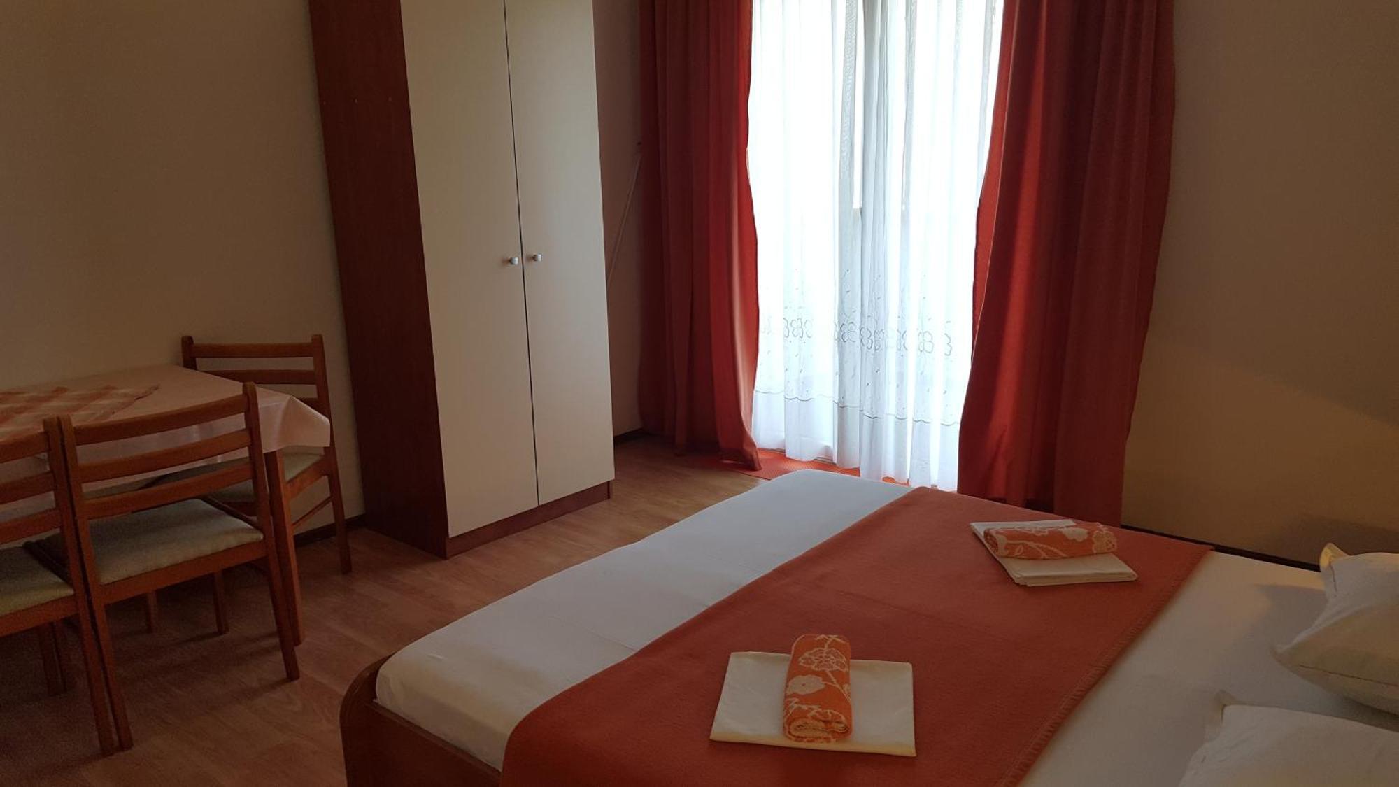 Apartments With A Parking Space Gradac, Makarska - 11332 Gradac  Room photo