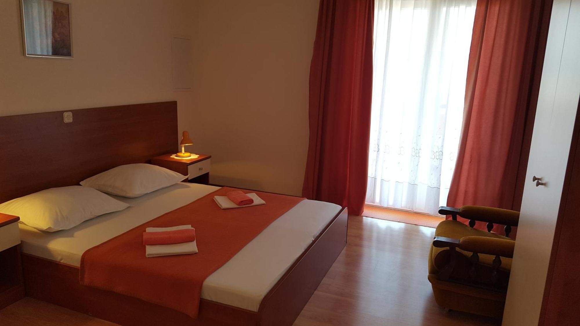 Apartments With A Parking Space Gradac, Makarska - 11332 Gradac  Room photo